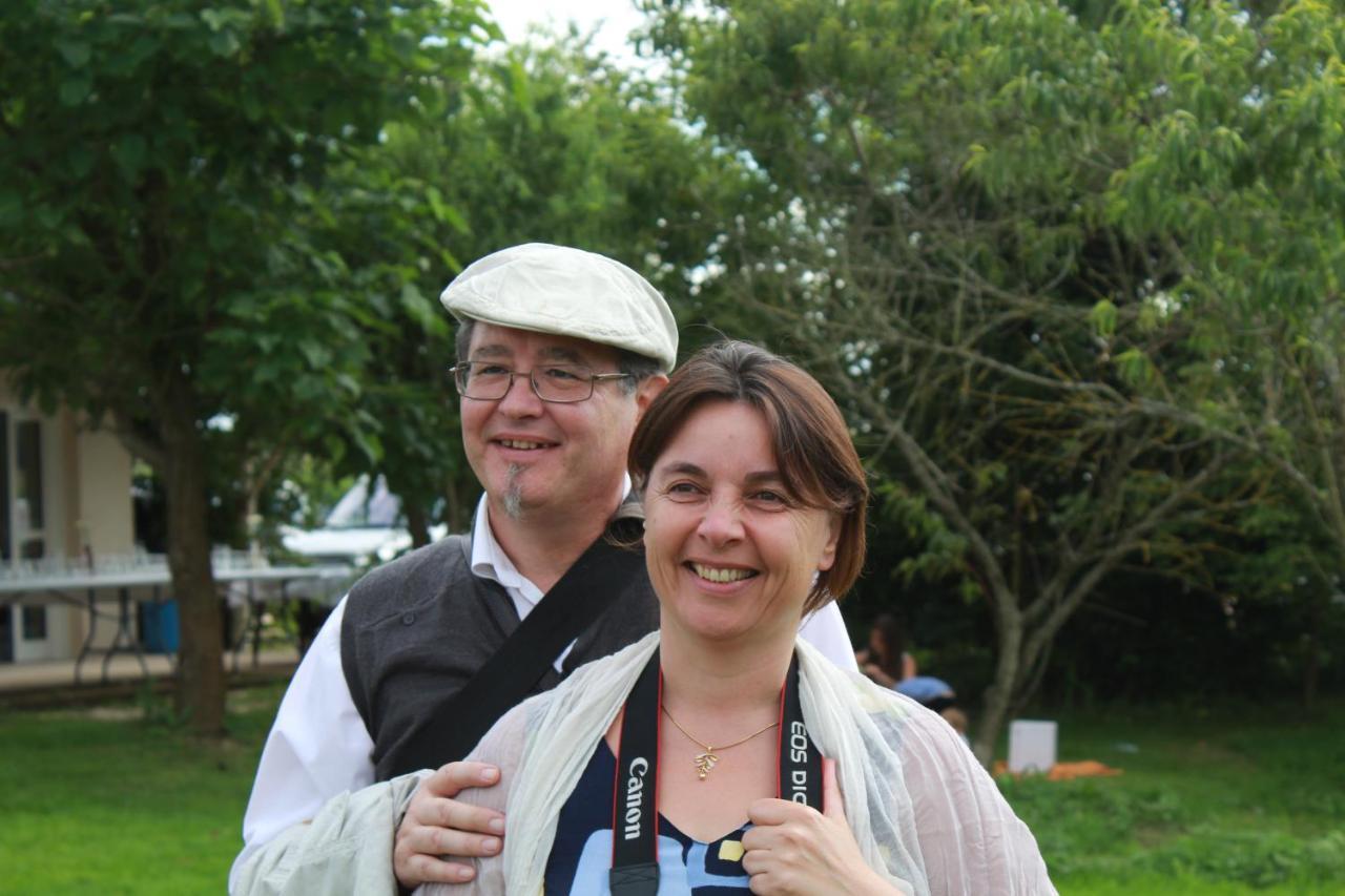 Les 3 Roses Bed & Breakfast Villeneuve-sur-Yonne Luaran gambar