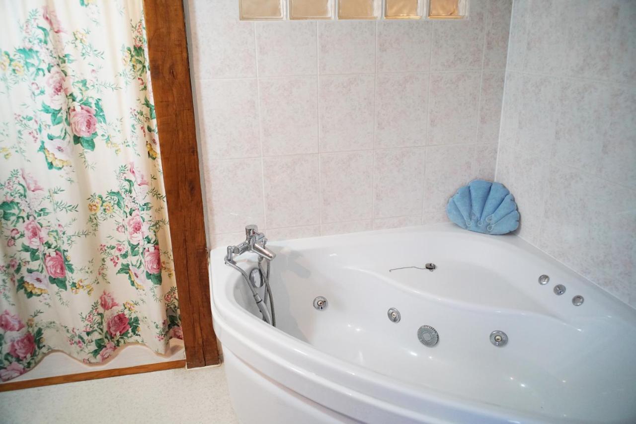 Les 3 Roses Bed & Breakfast Villeneuve-sur-Yonne Luaran gambar